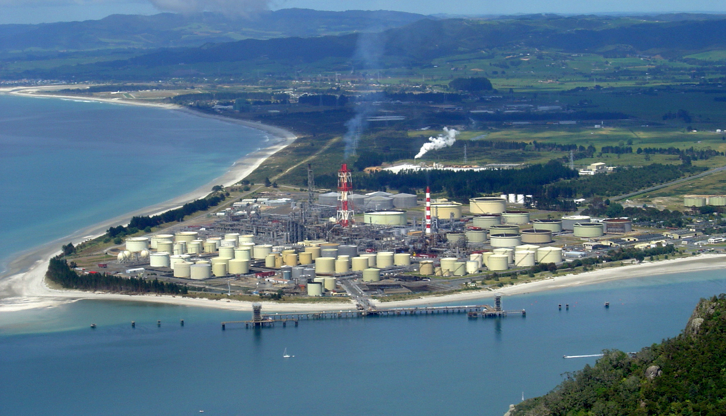Historical view of the Marsden Point site and storage tanks in November 2007.